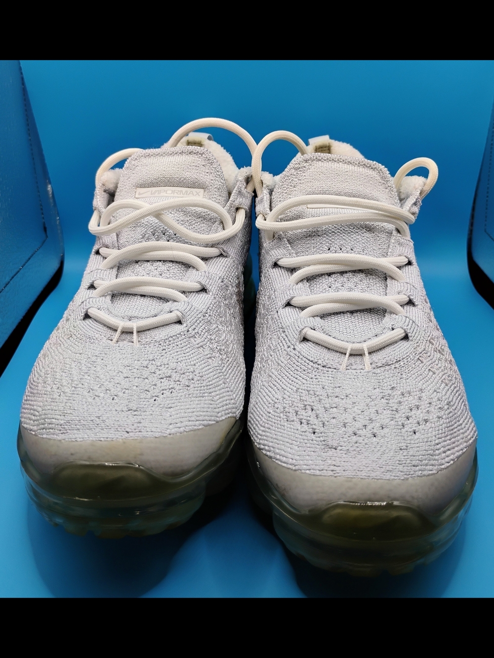 Nike Air VaporMax Flyknit Sneakers - Light Grey/White
